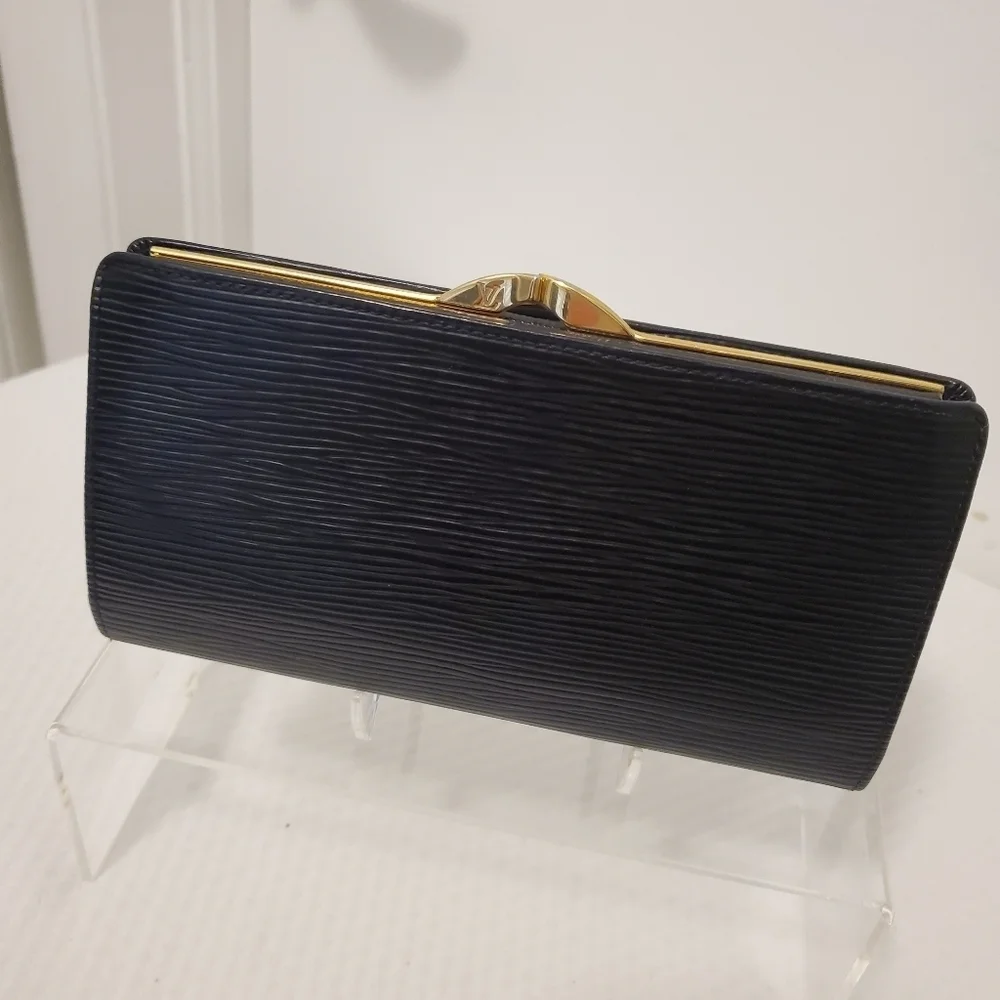 Louis Vuitton Epi Black Leather Kisslock Close Wallet, 2007